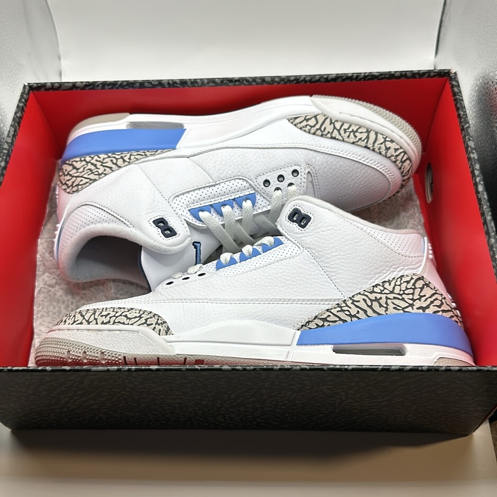 Deadstock Air Jordan 3 Retro 'UNC’ size 10 - Picture 4 of 4